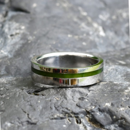 Pounamu ring in sterling silver and Kahurangi, pounamu wedding ring