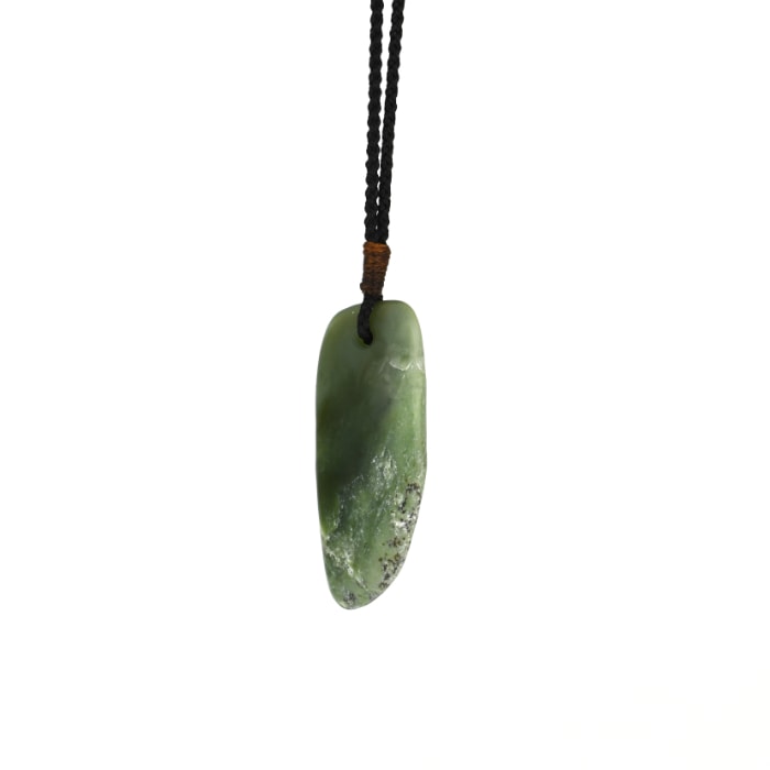 raw inanga niho pendant
