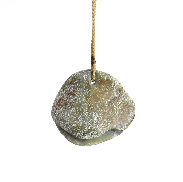 Kōkopu whole pounamu pebble